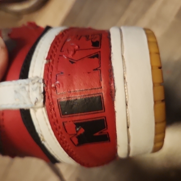 NIKE Hightops Toddler Size 9 Red &  Black - Picture 4 of 5